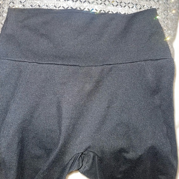 Bombshell Sportswear Shape Leggings | Size Small - Picture 7 of 12